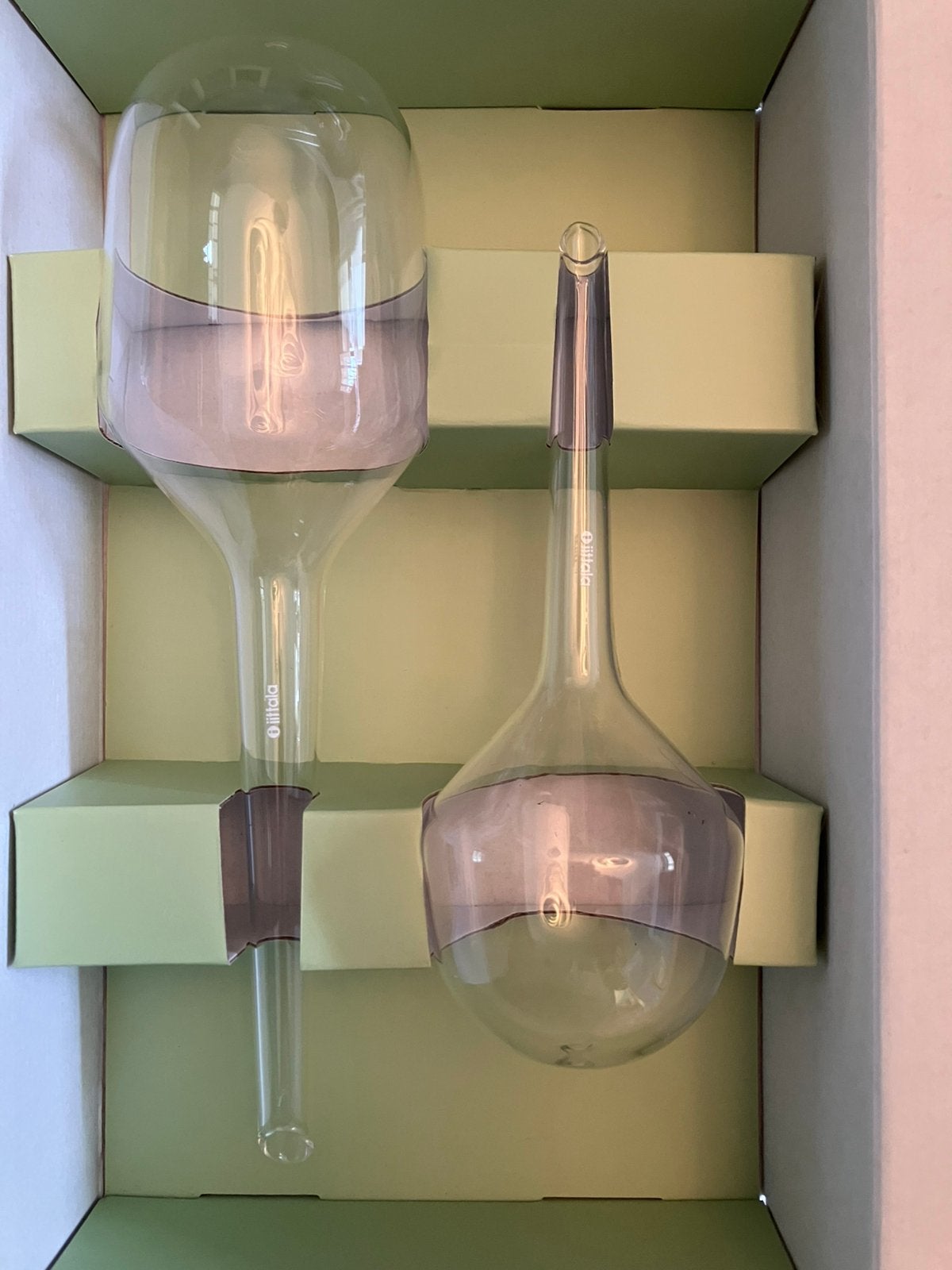 Iittala waterdruppelaat, als nieuw., Ophalen of Verzenden, Zo goed als nieuw, Glas, Scandinavisch