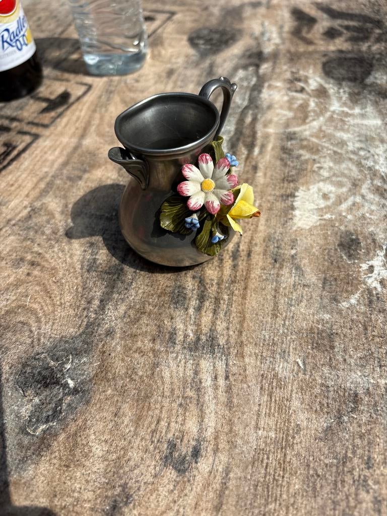 Vintage tinnen kannetje met bloemdecoratie, Antiek en Kunst, Antiek | Tin, Ophalen of Verzenden