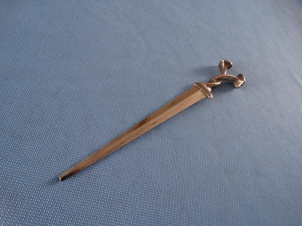 Briefopener vintage messing en miniatuur stoofje, Ophalen of Verzenden, Koper
