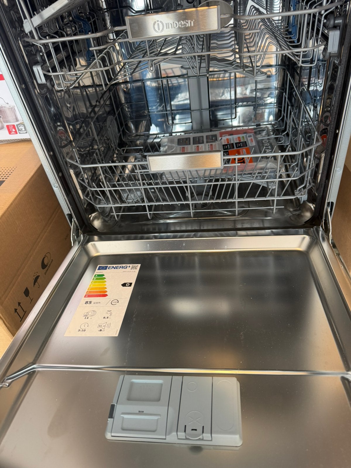 Vaatwasser indesit showmodel nieuw, Ophalen, Zo goed als nieuw, Inbouw, Minder dan 85 cm
