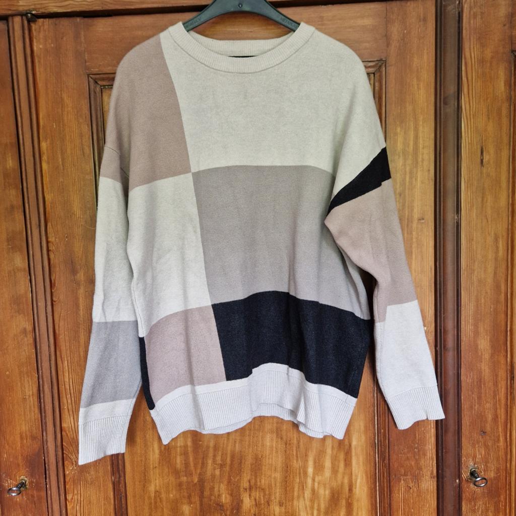 Bershka Trui met Blokpatroon - Maat M, Maat 48/50 (M), Beige, Ophalen of Verzenden, Zo goed als nieuw
