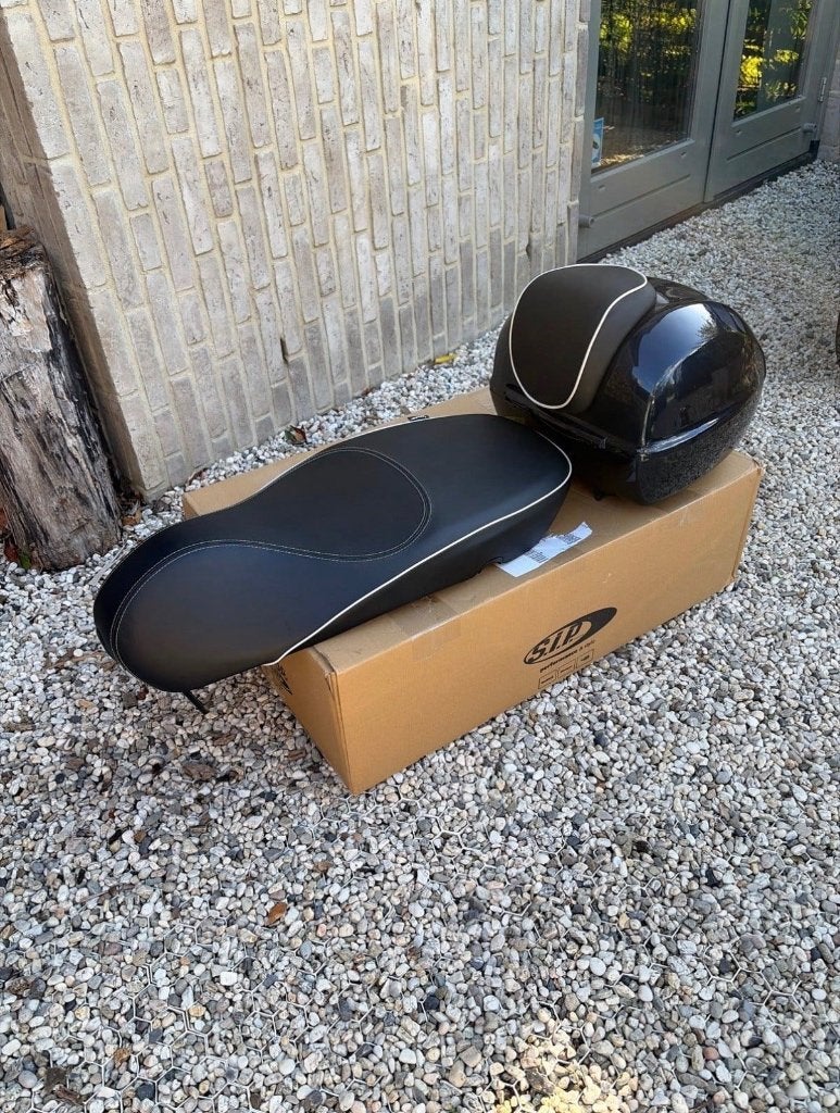 Vespa primavera sprint Buddyseat (nieuw) & Topkoffer (gebr), Ophalen of Verzenden, Nieuw
