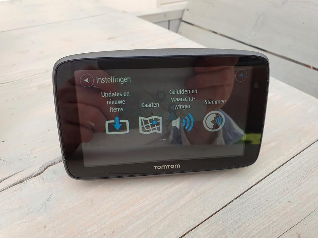 TomTom GO 5200 WiFi World Lifetime Maps Traffic Control, Auto diversen, Autonavigatie, Zo goed als nieuw, Ophalen of Verzenden