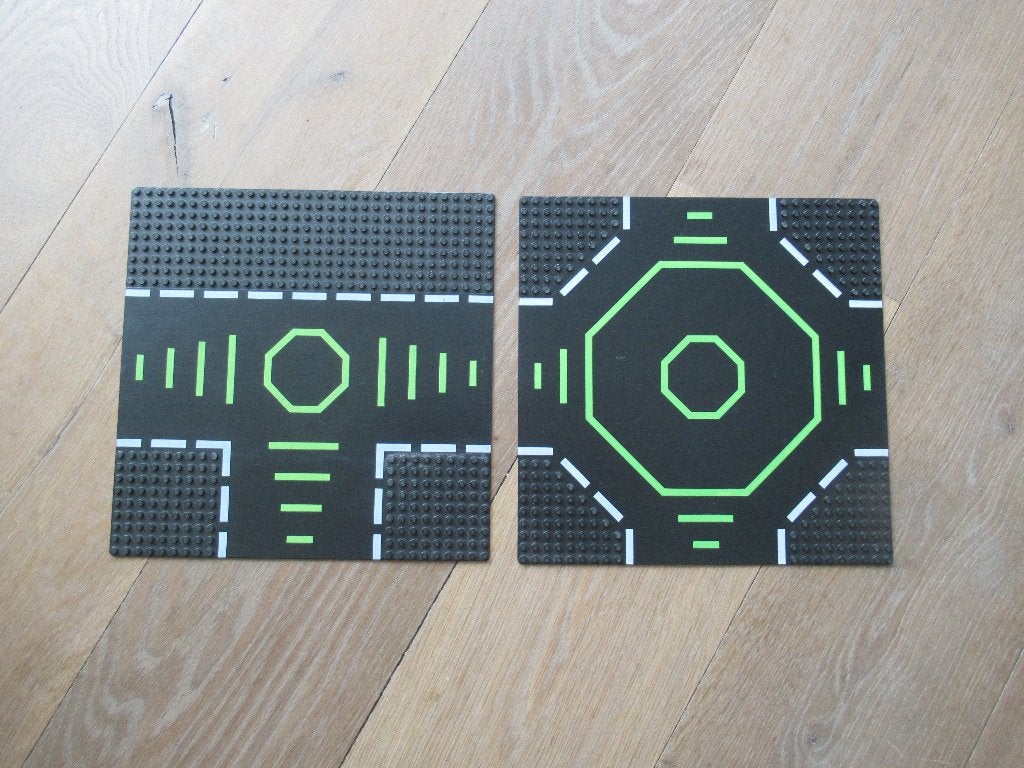 2x LEGO 81536 6099 Grondplaat Road 32 x 32 landingsplaat, Ophalen of Verzenden, Zo goed als nieuw, Grondplaat, Lego