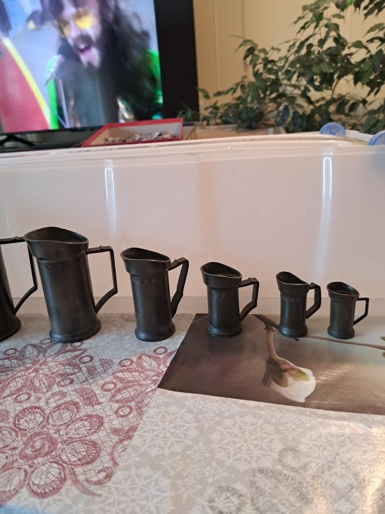 Set van 8 antieke tinnen maatbekers, Ophalen of Verzenden