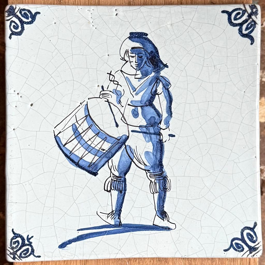 Zeer zeldzame Porceleyne Fles tegel naar 17e eeuw voorbeeld, Antiek en Kunst, Antiek | Keramiek en Aardewerk, Ophalen of Verzenden