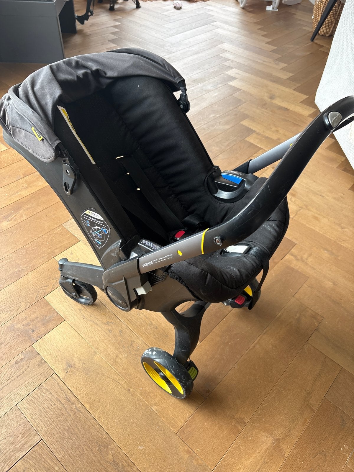 Doona autostoel en kinderwagen in één, Kinderen en Baby's, Autostoeltjes, Gebruikt, Overige merken, 0 t/m 13 kg, Autogordel of Isofix