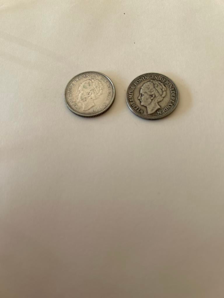 Twee halve guldens Wilhelmina, jaren 1922 en 1928, Postzegels en Munten, Munten | Nederland, ½ gulden, Setje, Zilver, Ophalen of Verzenden