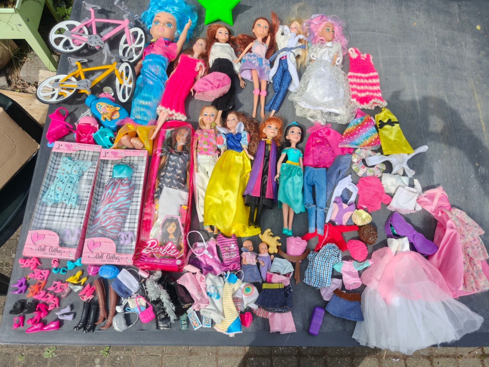 Grote Barbie & Poppen Collectie met Kleding en Accessoires, Kinderen en Baby's, Speelgoed | Poppen, Ophalen