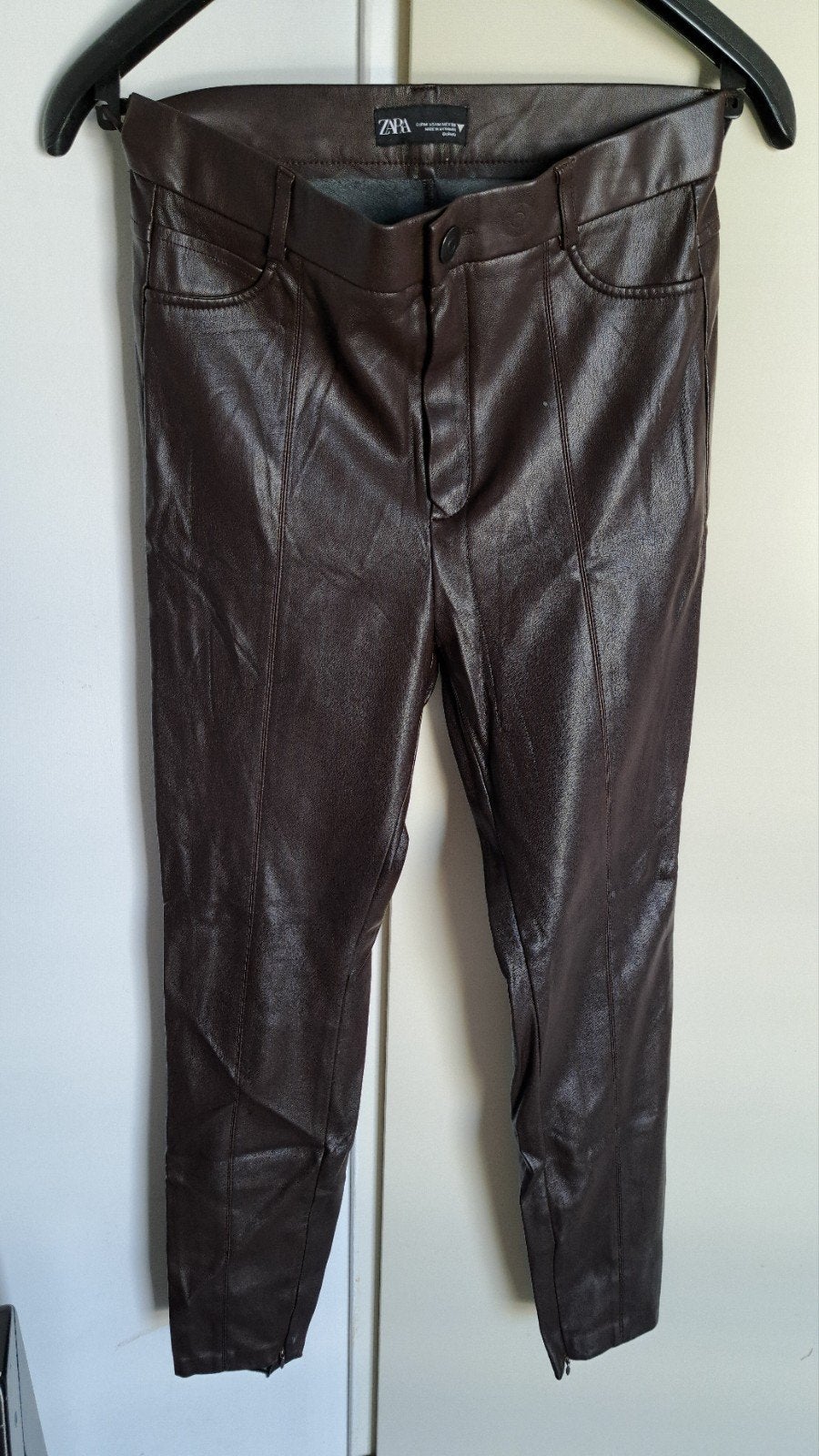 Zara bruine leren broek, Kleding | Dames, Broeken en Pantalons, Bruin, Zara, Ophalen of Verzenden, Zo goed als nieuw