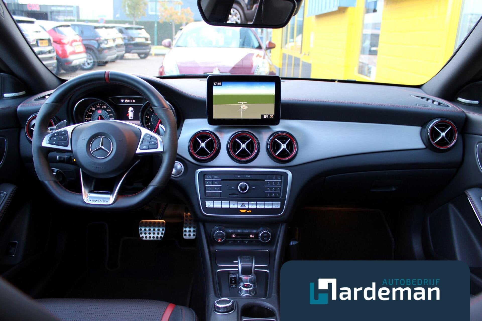 Mercedes CLA-klasse AMG 45 4MATIC|Leder|Carplay|H/K|Panorama, Automaat, CLA, Gebruikt, Euro 6