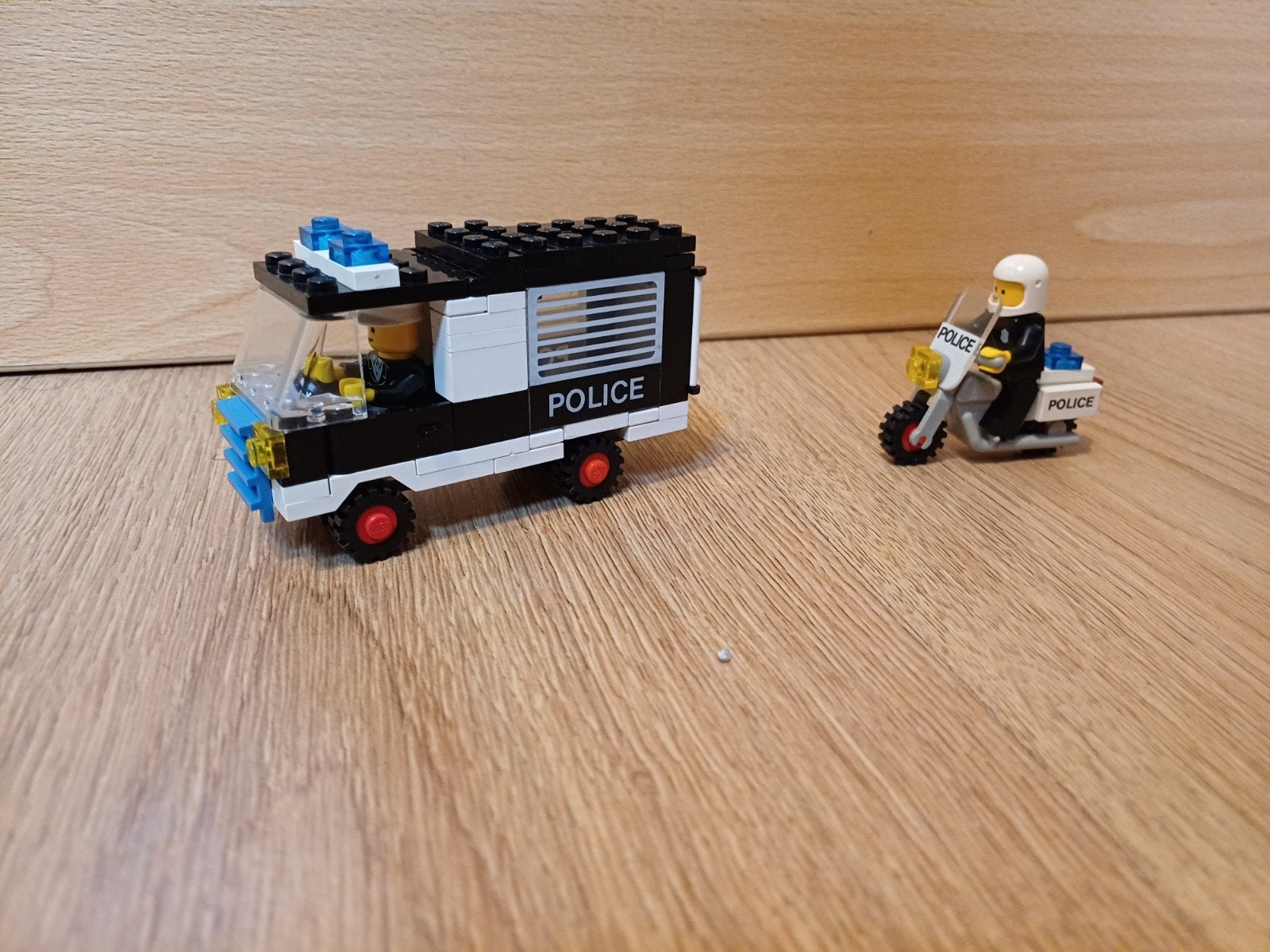 Lego town 6684 politiebusje en motor, Kinderen en Baby's, Speelgoed | Duplo en Lego, Gebruikt, Lego, Ophalen of Verzenden, Compleet