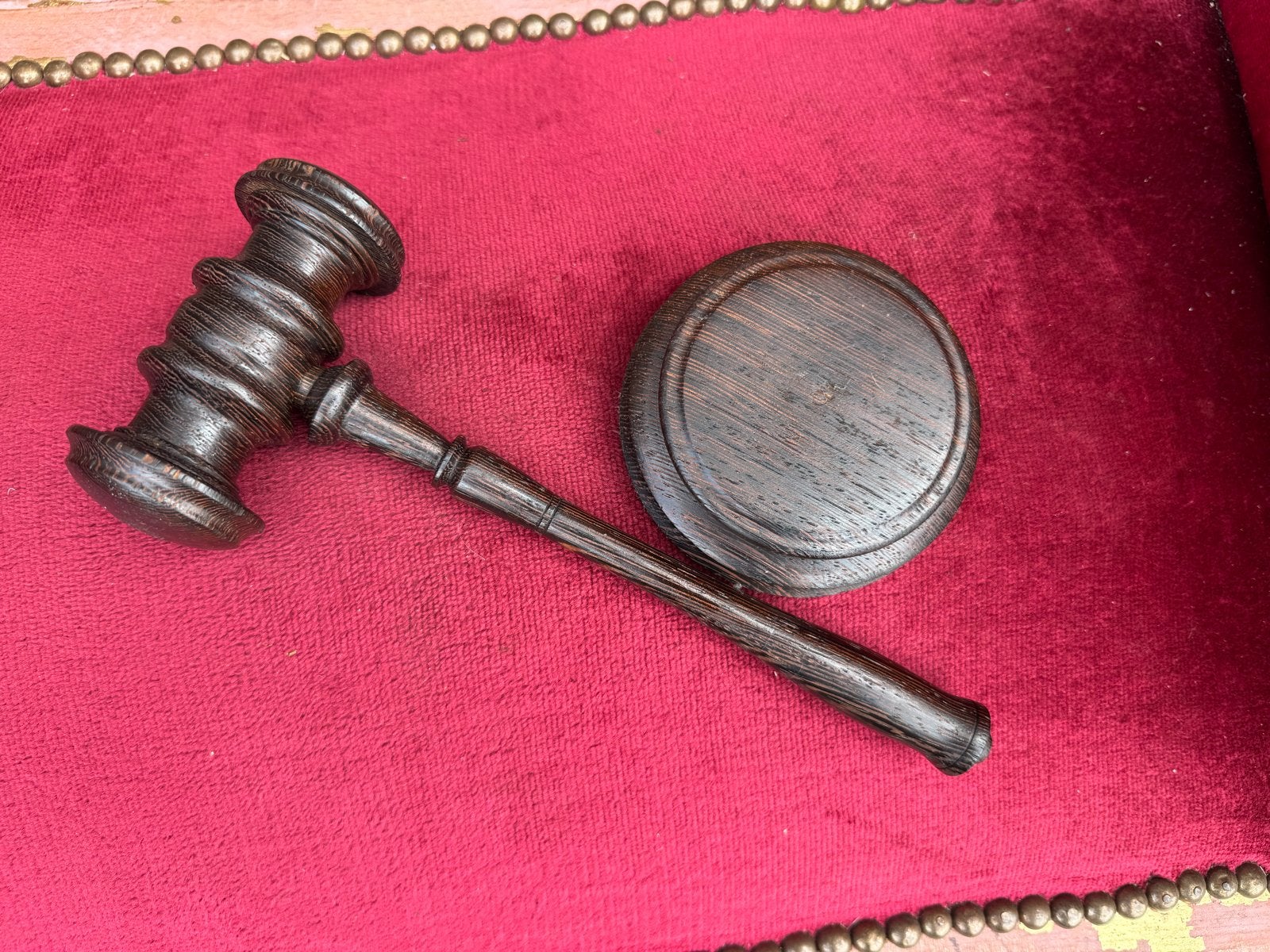 Houten voorzitters-veilinghamer met klankbord, Ophalen of Verzenden