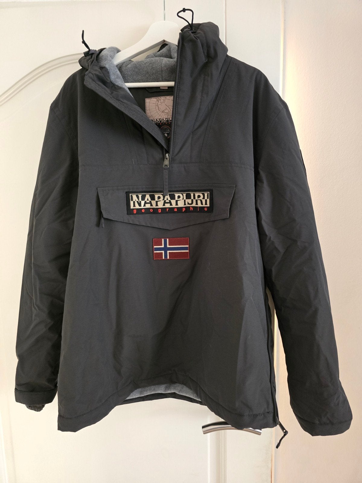 Napapijri Skidoo Jas Heren - Maat XL - Grijs, Ophalen of Verzenden, Zo goed als nieuw, Maat 56/58 (XL), Grijs