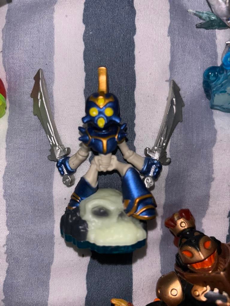 Skylanders advertentie (2), Ophalen