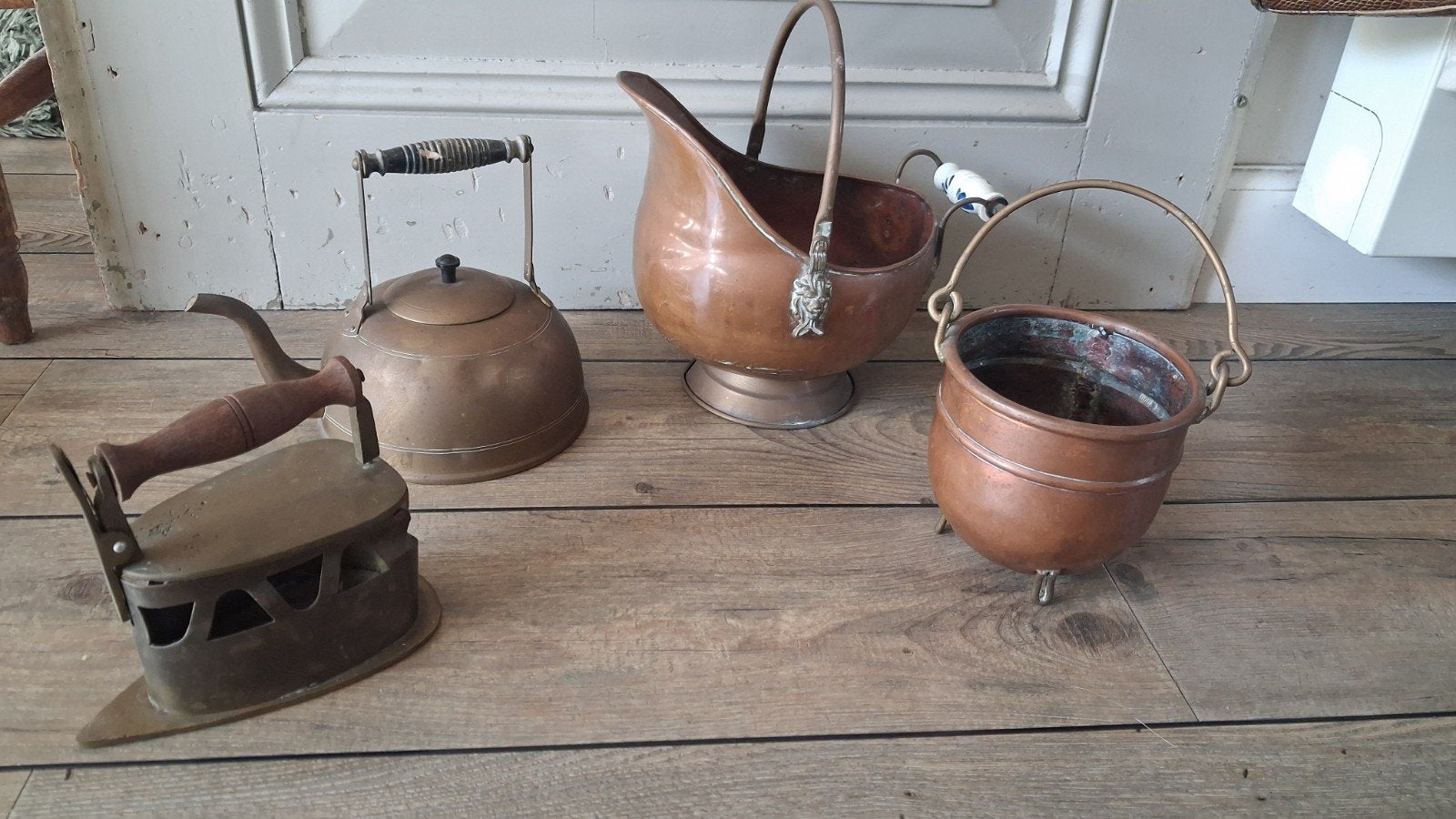 Antiek koperen, messing kolenkit, pot, theepot en strijkbout, Ophalen of Verzenden, Gebruikt, Bruin, Brocante