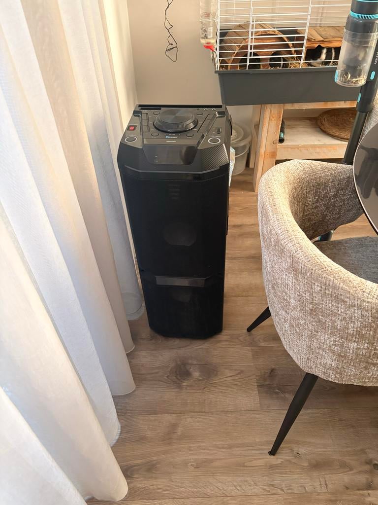 Krachtige Bluetooth Toren Speaker met Lichteffecten, Audio, Tv en Foto, Luidsprekers, Overige typen, Zo goed als nieuw, 60 tot 120 watt