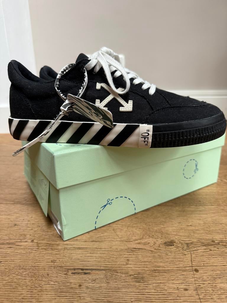 Off-White ‘Vulcanized’ low zwart (maat 45), Kleding | Heren, Schoenen, Ophalen, Zwart, Sneakers of Gympen, Zo goed als nieuw