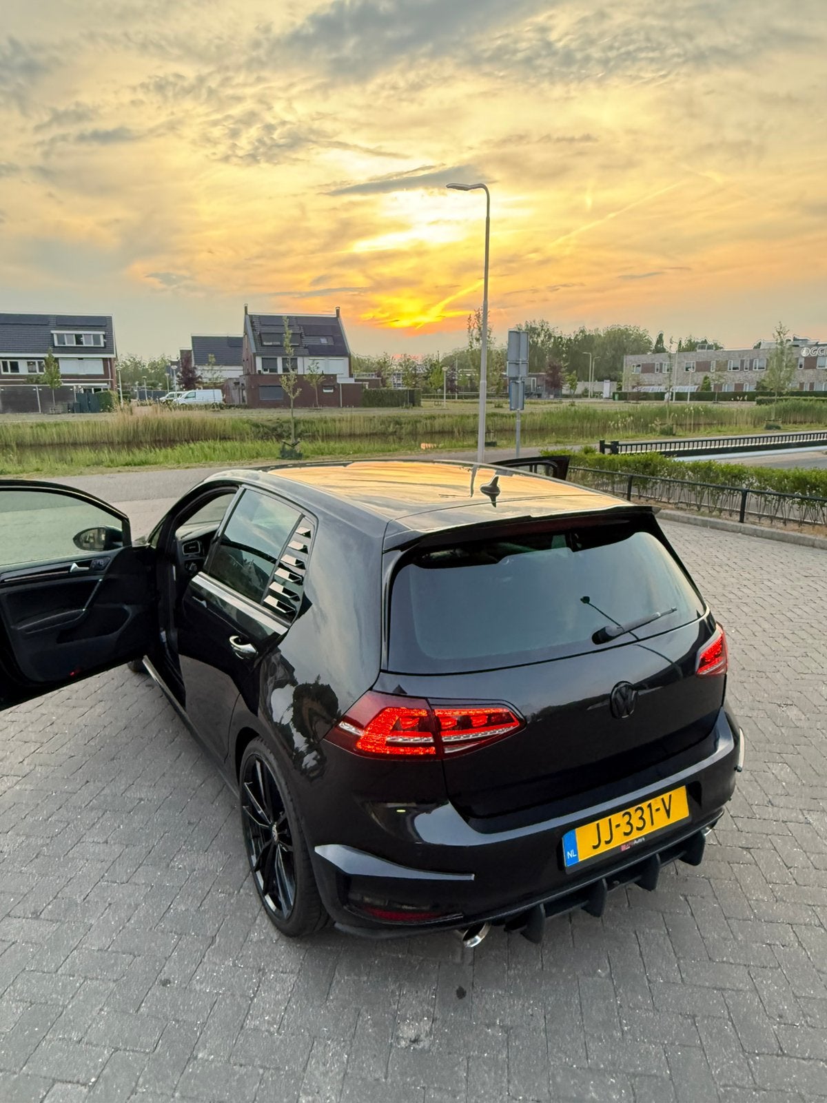 Te koop: nette Volkswagen Golf 7 GTI, Auto's, 4 cilinders, 1984 cc, Zwart, Leder