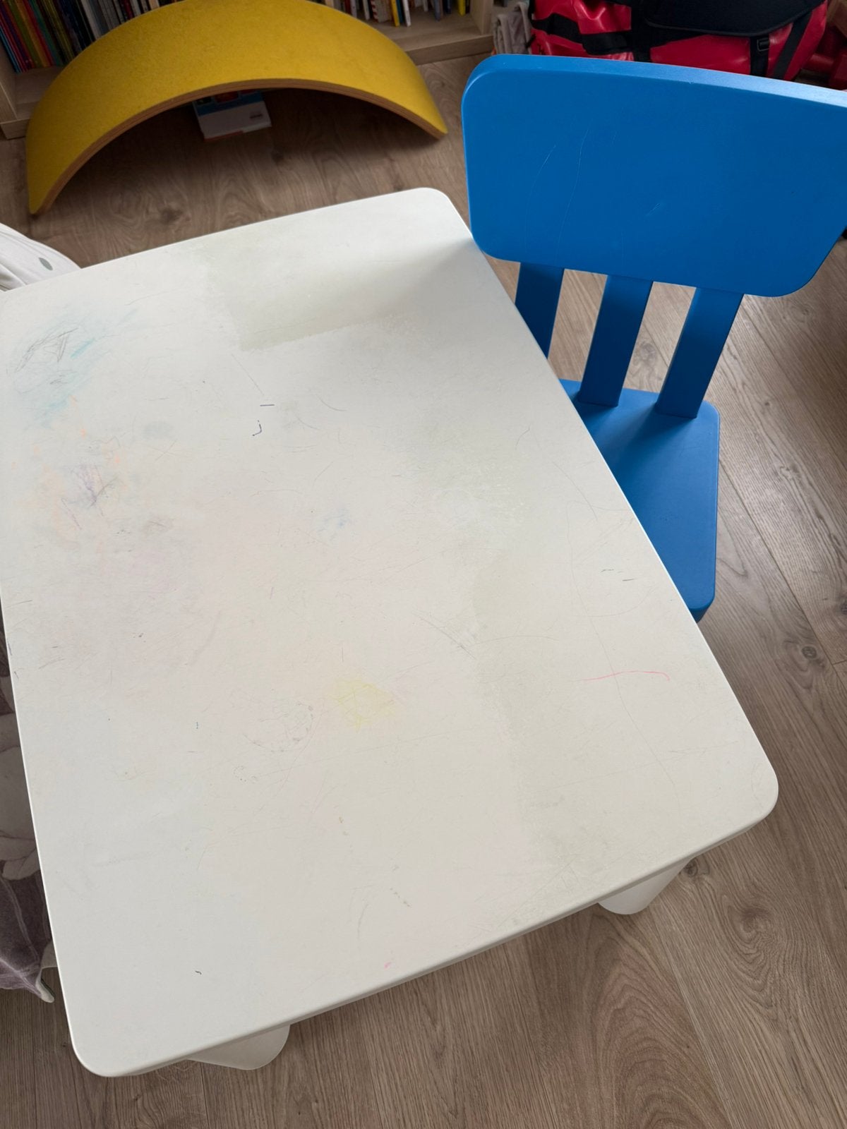 Ikea kindertafeltje met 1 blauw stoeltje, Kinderen en Baby's, Kinderkamer | Tafels en Stoelen, Ophalen, Stoel(en)