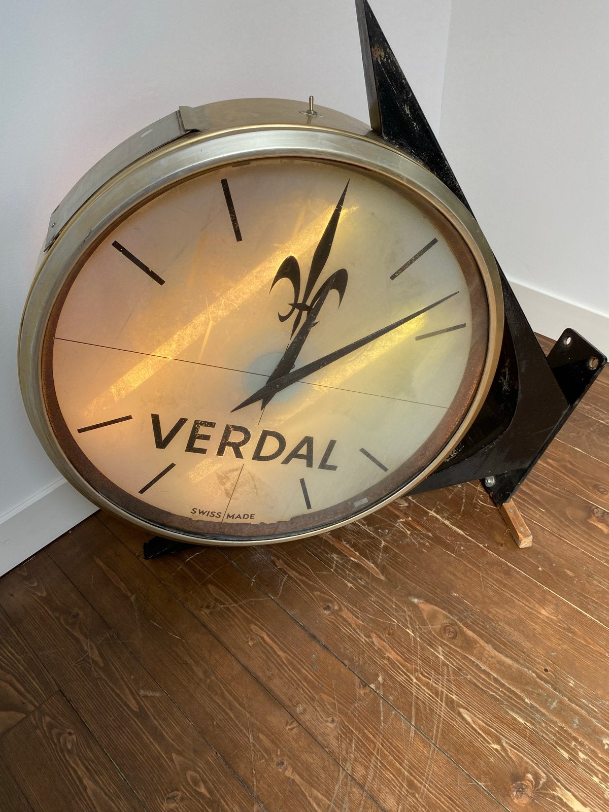Vintage Verdal Swiss Made dubbelzijdige stationsklok, Antiek en Kunst, Antiek | Klokken, Ophalen