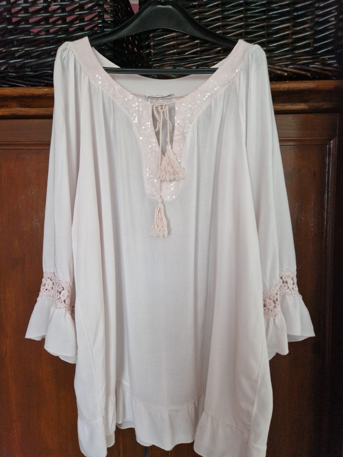 Ibiza Blouse met kant en pailletten, Kleding | Dames, Blouses en Tunieken, Ophalen of Verzenden, Gedragen, Maat 38/40 (M), Roze