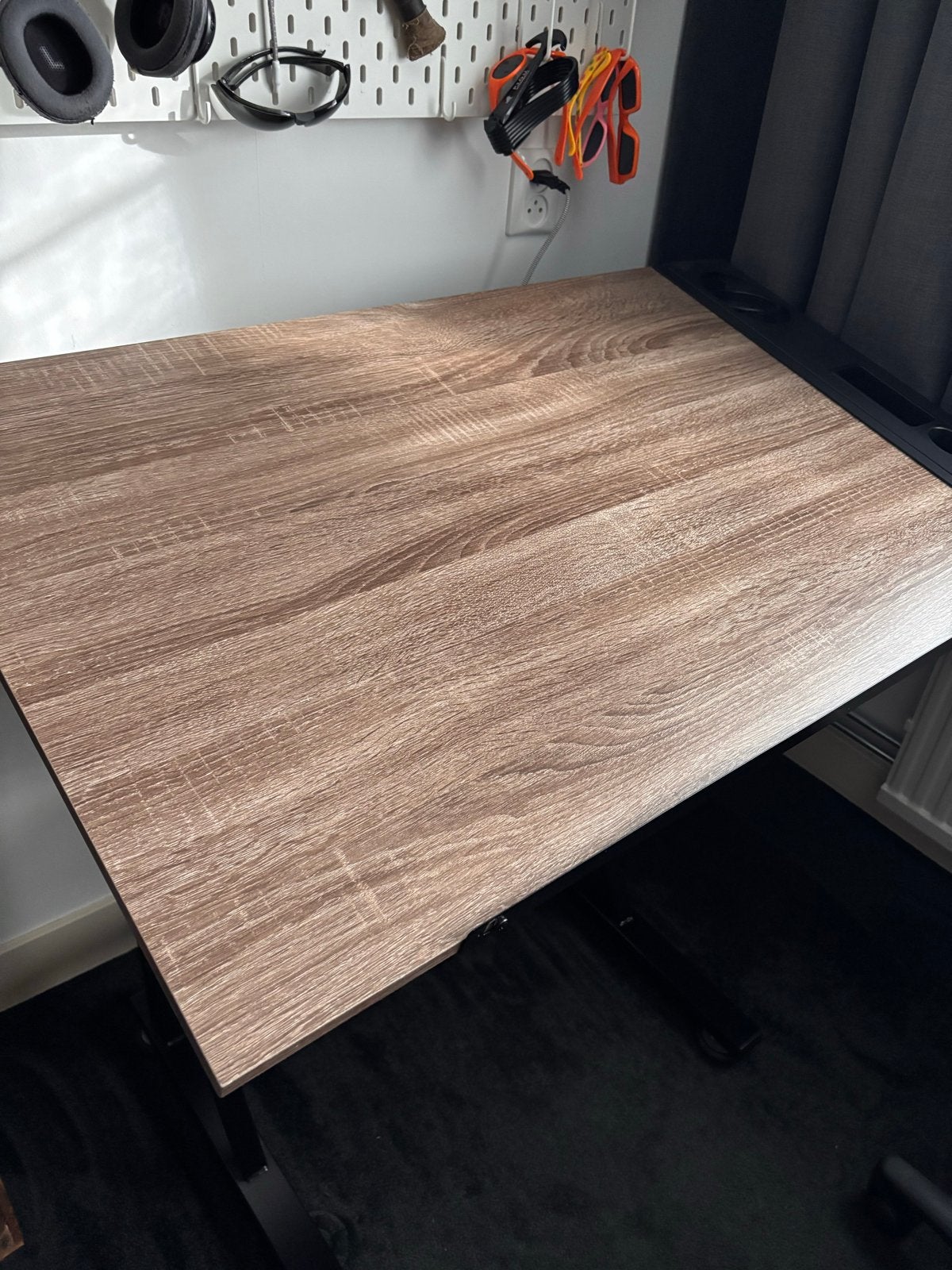Klein in hoogte verstelbaar bureau / tekentafel 60x105, Ophalen, Overige typen, 105 cm, Spaanplaat of MDF