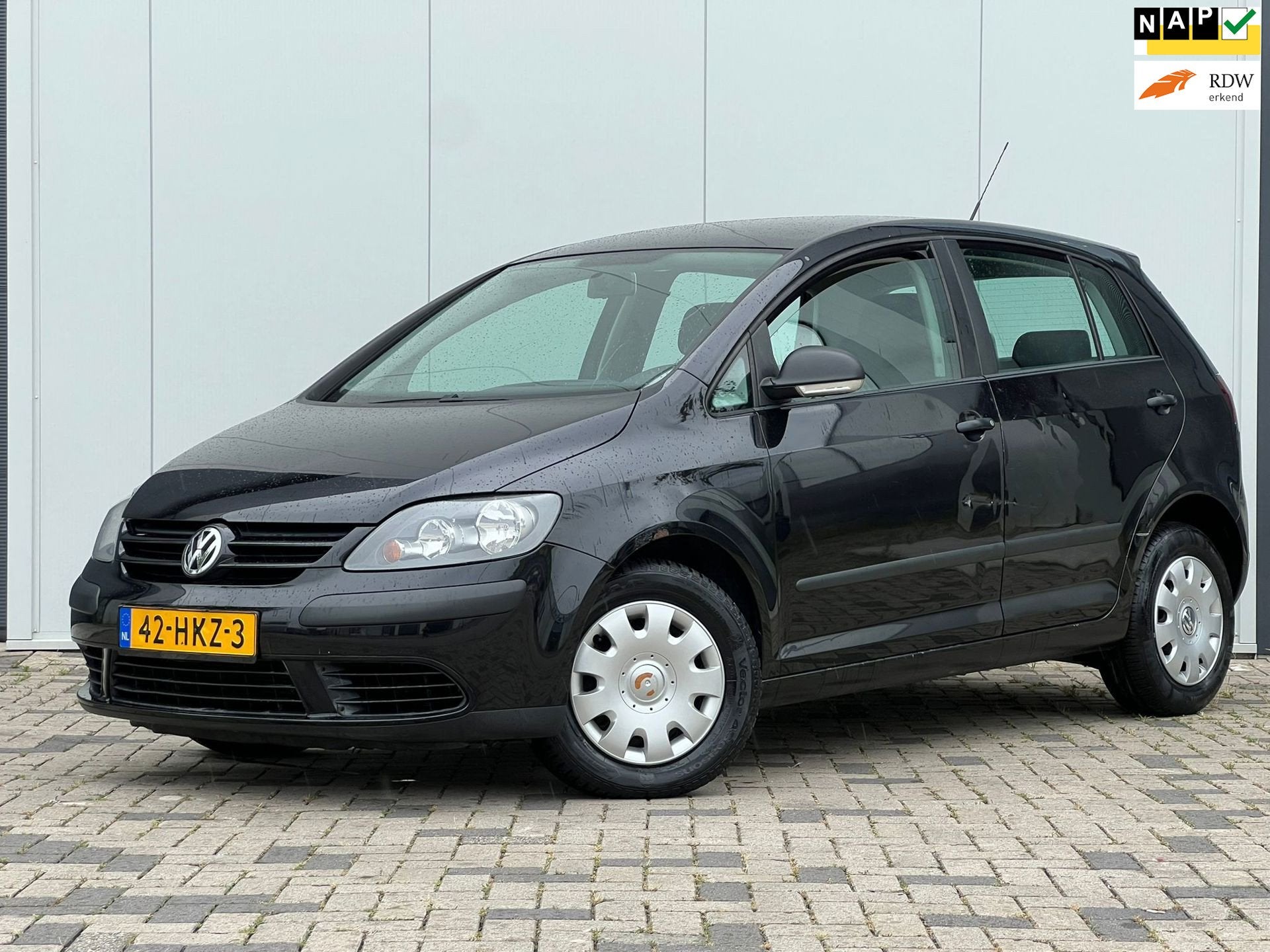 Volkswagen Golf Plus 1.9 TDI Trendline AUTOMAAT. EX OVERHEID, Elektrische ramen, Gebruikt, 4 cilinders, Zwart