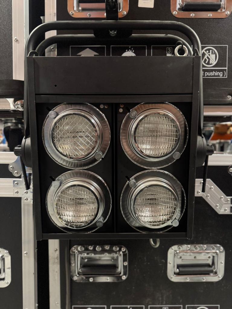4x Showtec Stage Blinder 4, Ophalen, Gebruikt, Licht