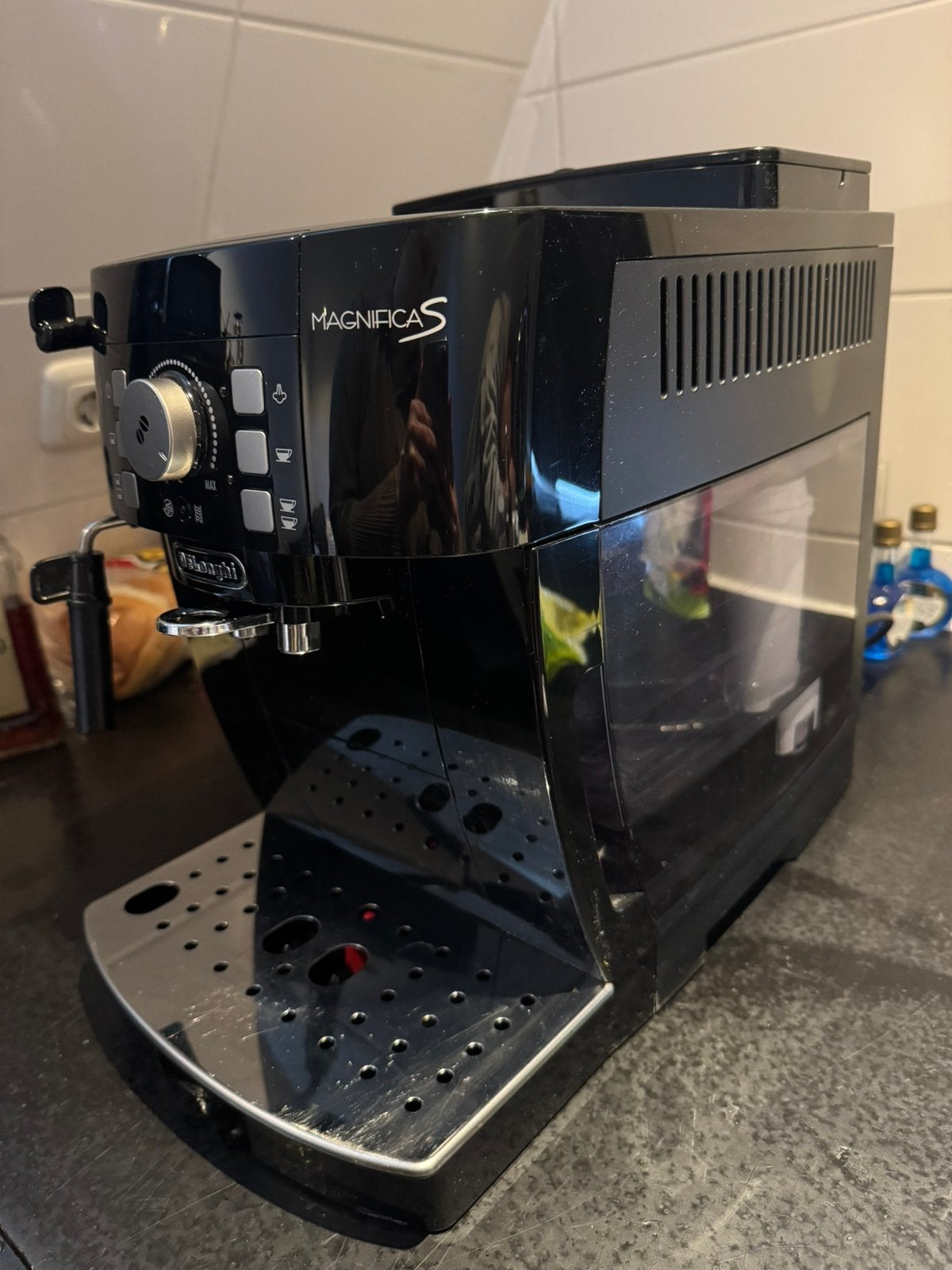 Foto 5 van De’Longhi Magnifica S volautomatische koffiemachine.