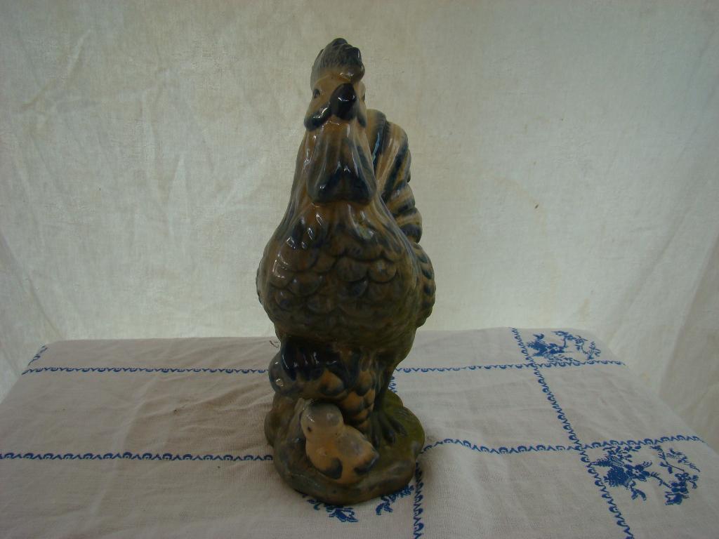 Kip met kuikens, Antiek en Kunst, Ophalen of Verzenden, Steen of Keramiek, Beeld