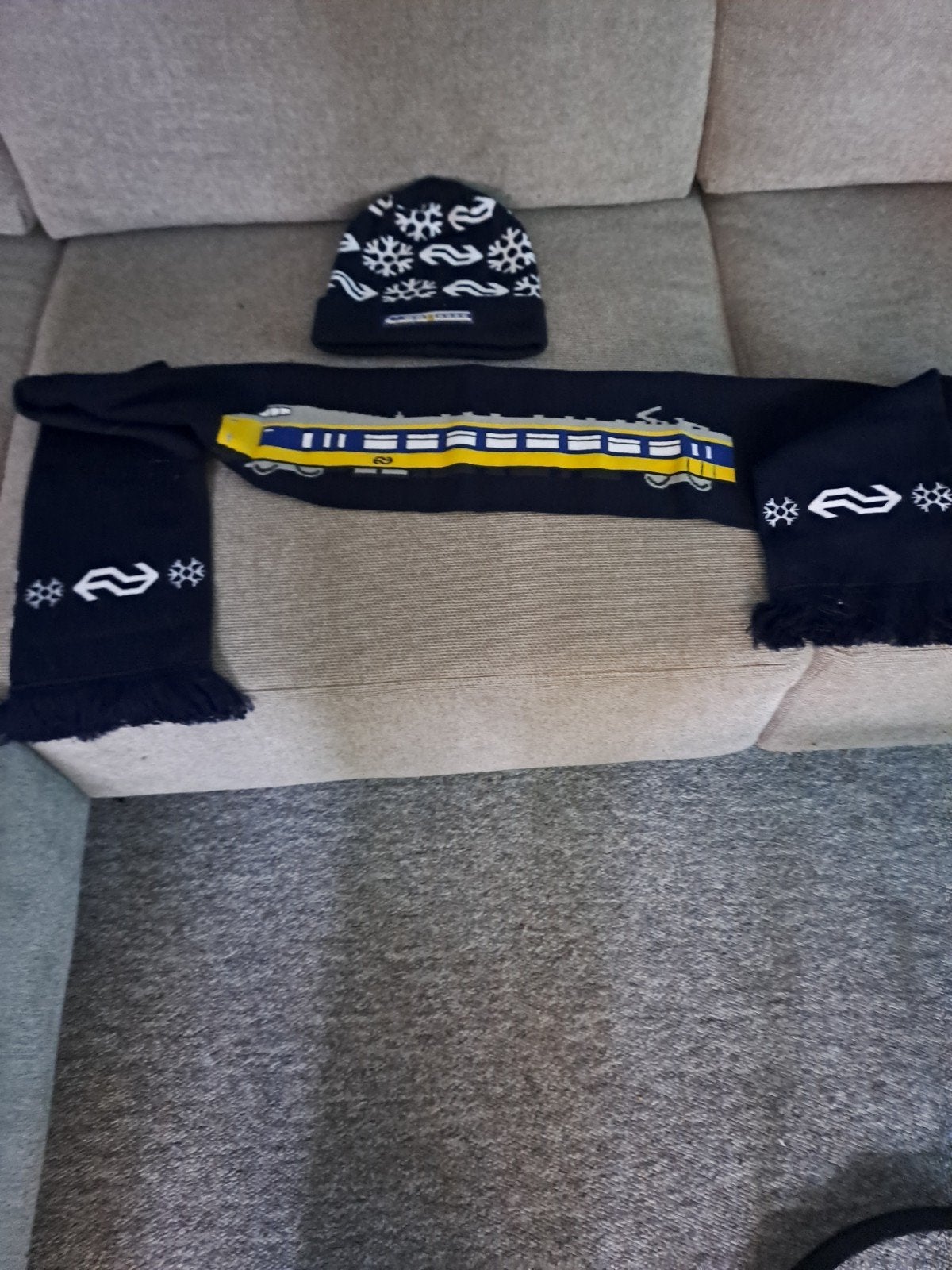 muts en sjaal van nederlandse spoorwegen, Ophalen, Maat 48/50 (M), Nieuw, N.s.