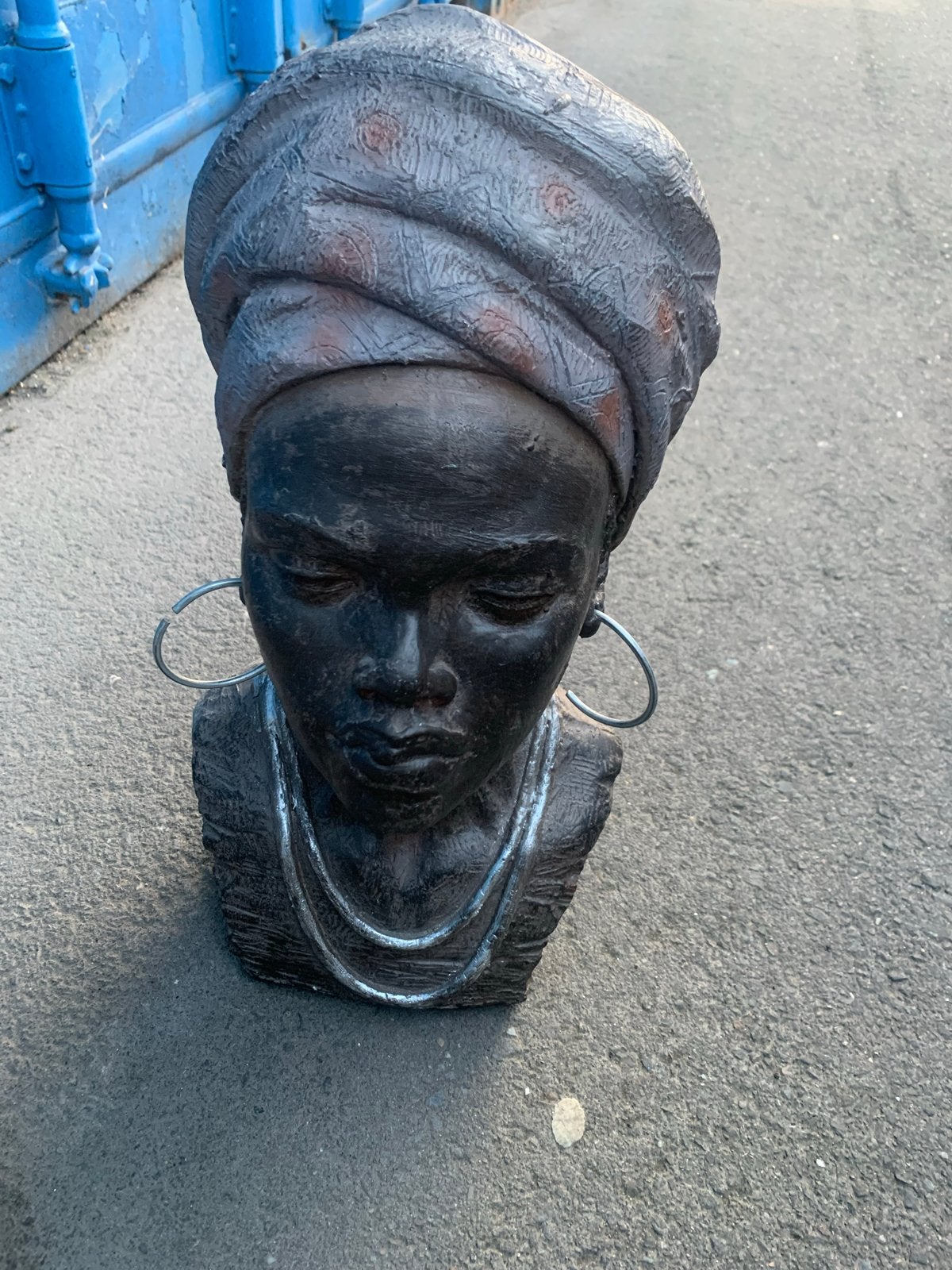 Decoratieve buste van Afrikaanse vrouw met hoofddoek, Buste, Ophalen of Verzenden, Handgemaakt, Steen of Keramiek
