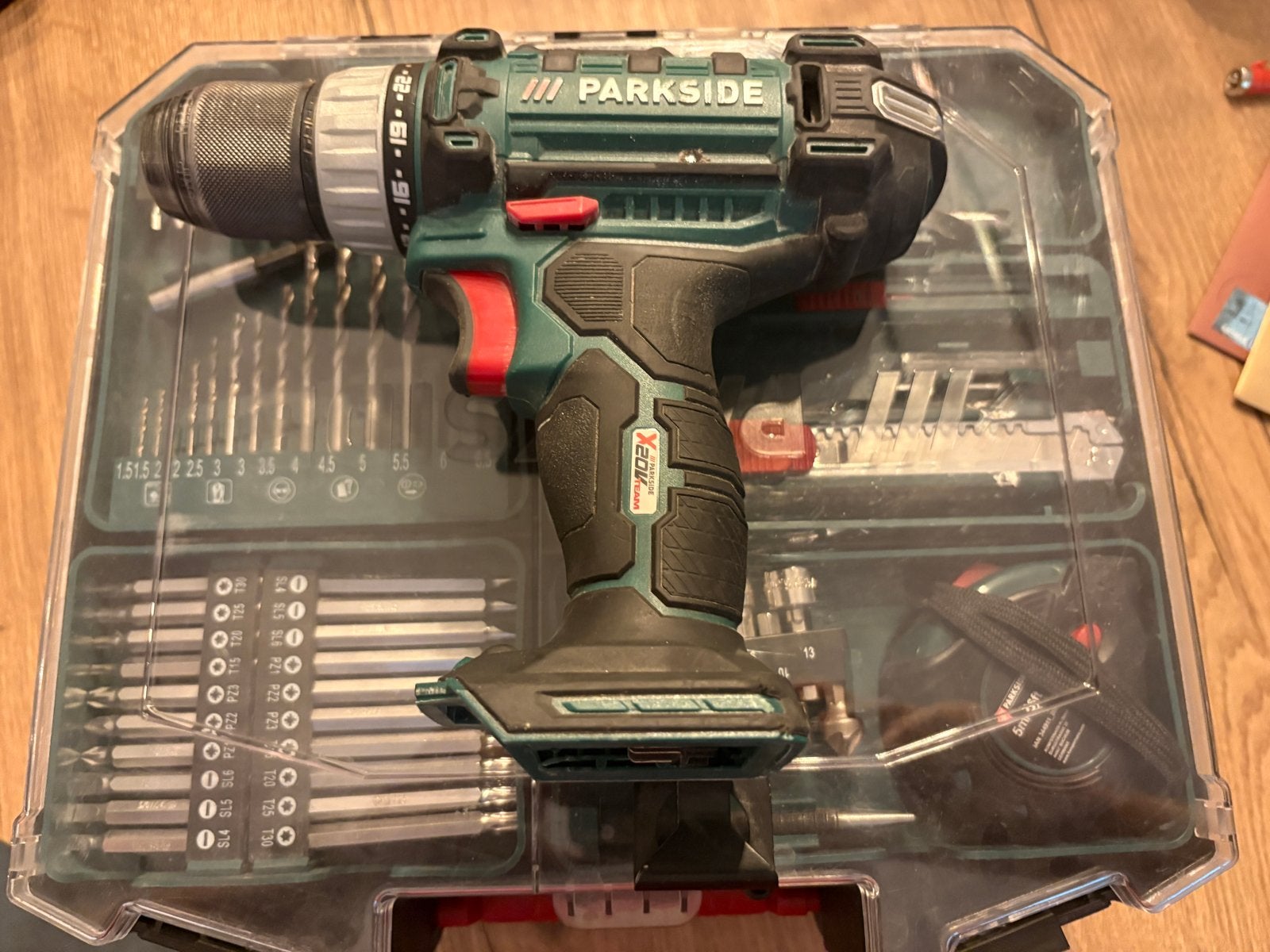 Parkside Accuboormachine met uitgebreide accessoireset, Ophalen of Verzenden, Minder dan 400 watt, Klopboormechanisme, Zo goed als nieuw