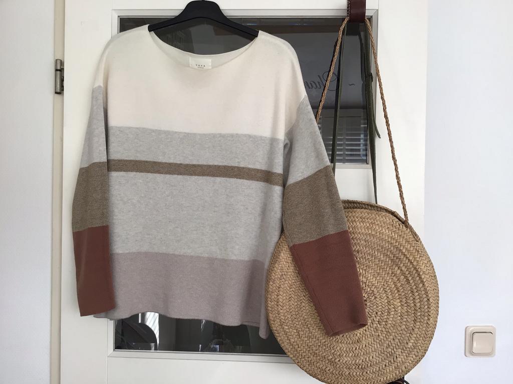 YAYA trui, dun , voorjaar, mooie tinten, mt S met kaartje., Ophalen of Verzenden, Zo goed als nieuw, Maat 38/40 (M), Beige