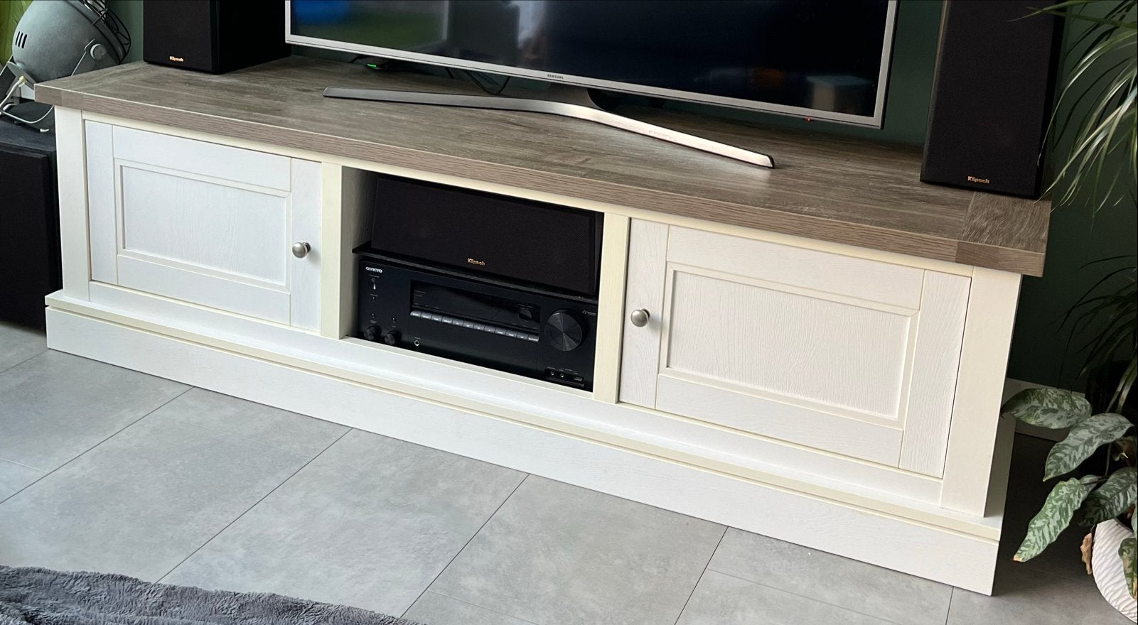 TV-meubel, Ophalen, 150 tot 200 cm, Zo goed als nieuw, Minder dan 100 cm
