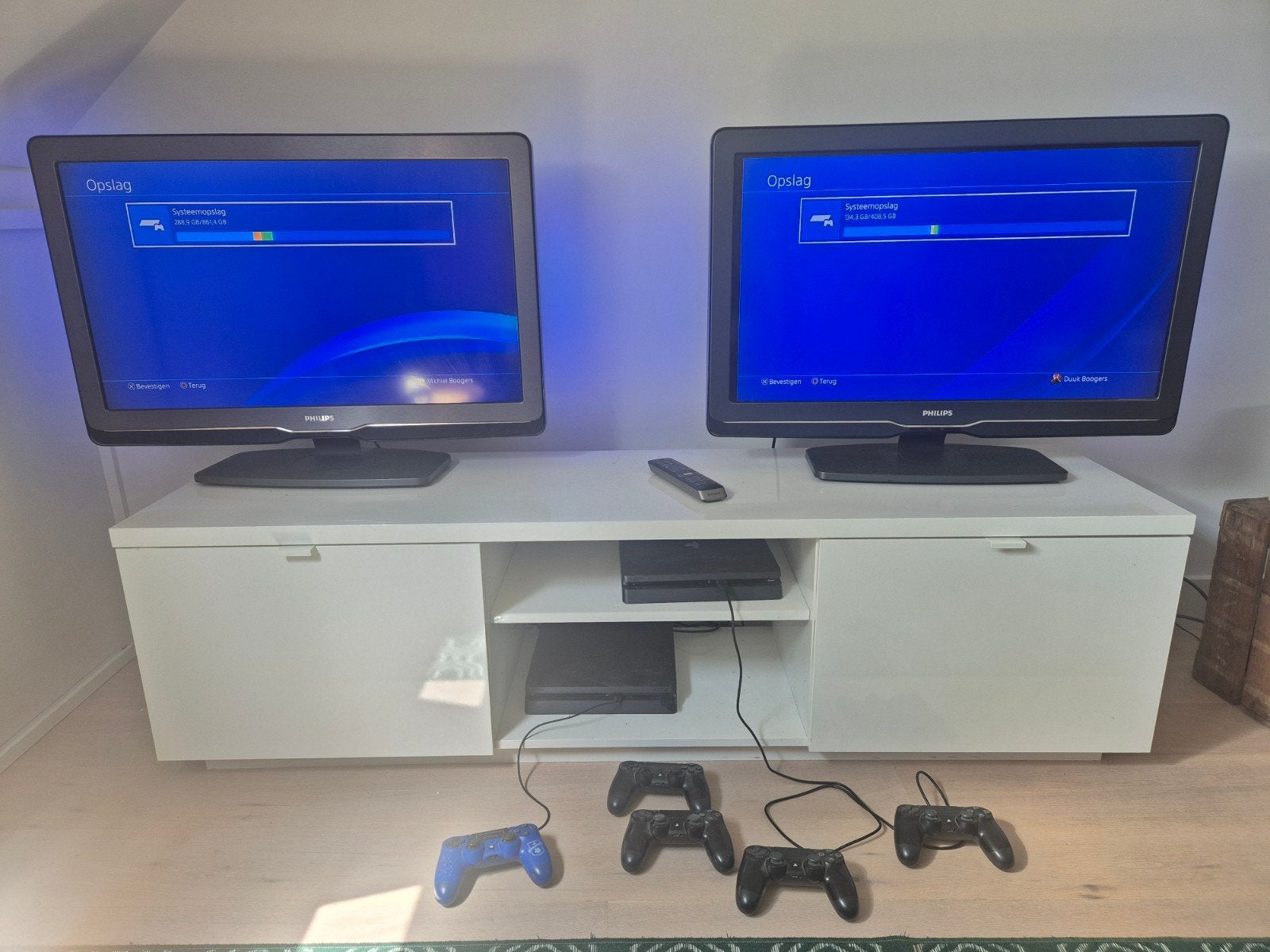 Complete dubbele game setup! PS4 slim 500/1000GB incl tv's, Ophalen, 1 TB, Met 3 controllers of meer, Slim