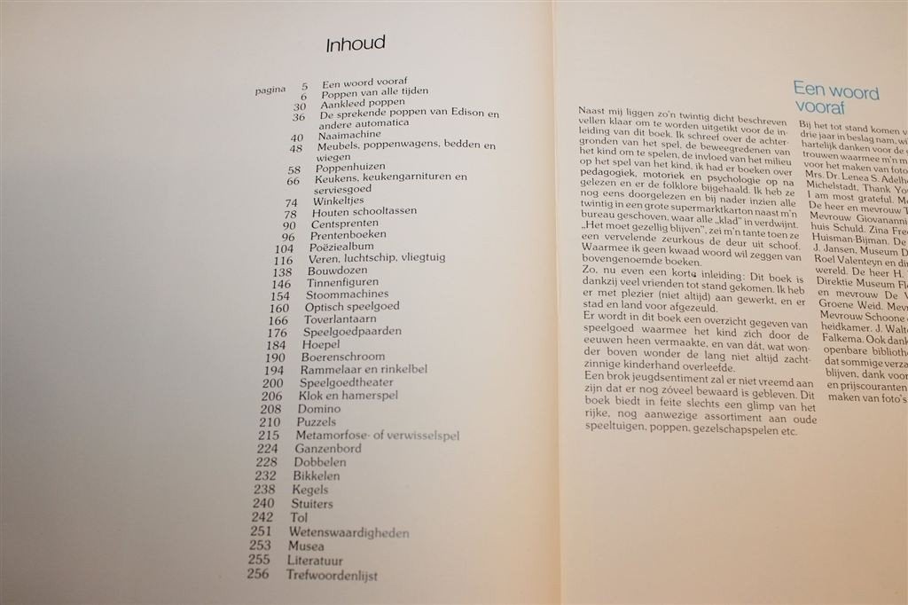 Speelgoed van alle tijden — Visuele geschiedenis 1980 Groot, Ophalen of Verzenden, Gelezen, Overige onderwerpen