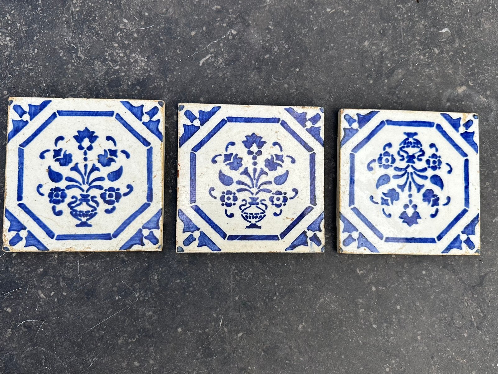 Drie antieke Delftse tegeltjes, Antiek en Kunst, Ophalen of Verzenden