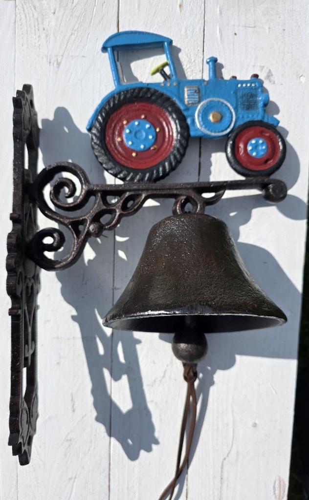 TRACTOR / TREKKER / DEURBEL / GIETIJZER, Tuin en Terras, Tuinwanddecoratie, Huis en tuin decoratie Marie, Nieuw, Info@huisentuindecoratiemarie.nl