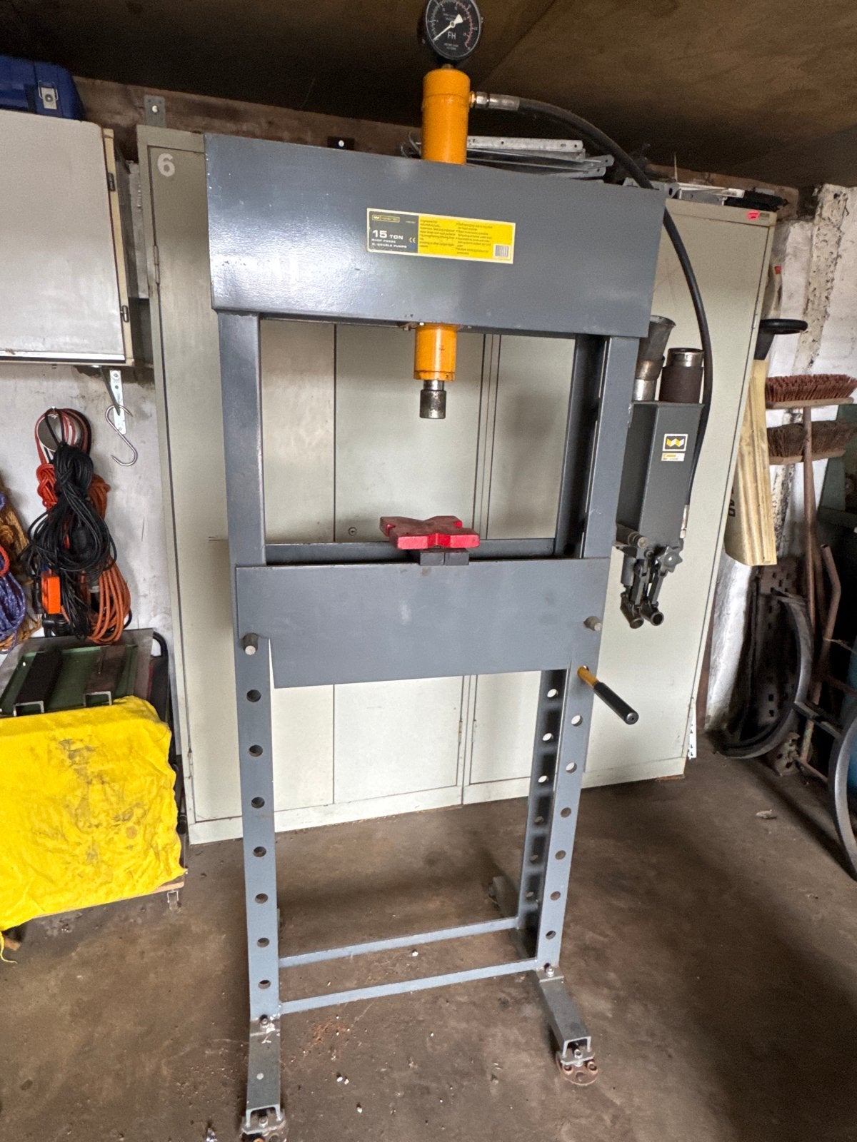 Hydraulische werkplaatspers 15 ton, Doe-het-zelf en Verbouw, Ophalen, Gebruikt