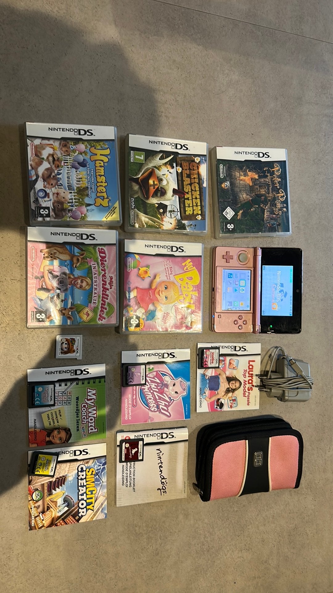 Roze nintendo 3DS met 11 spellen lader en opbergtasje, Spelcomputers en Games, Met games, Ophalen of Verzenden, Roze, 3DS