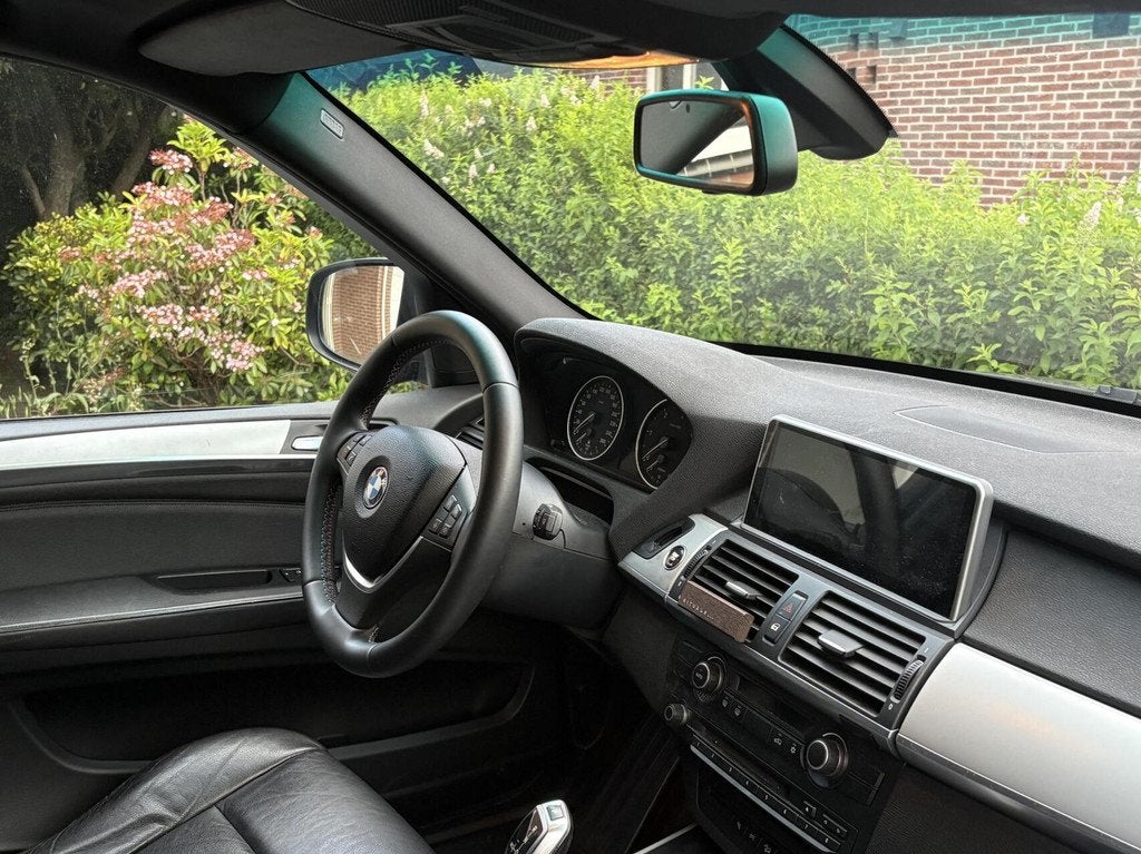 BMW X5 30d M-Sport Grijs Kenteken Youngtimer CarPlay Leder X, Auto's, Gebruikt, Zwart, 2993 cc, Parkeersensor