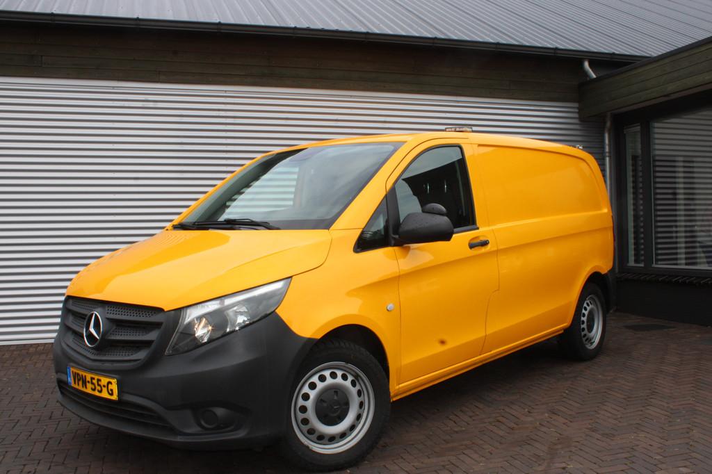 Mercedes-Benz Vito 4X4 116 CDI AUTOMAAT (bj 2022), Auto's, Automaat, Gebruikt, 4 cilinders, Met garantie (alle)