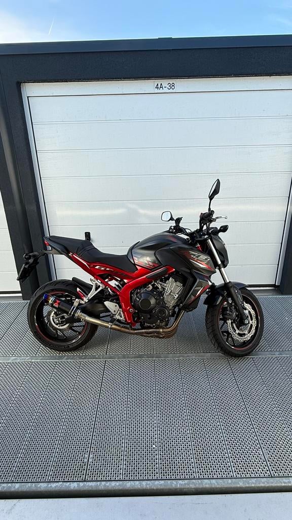 Honda CB650F - in goede staat - catless Black Widow exaust, Motoren, Motoren | Honda, Gebruikt, Naked bike, Sportuitlaat