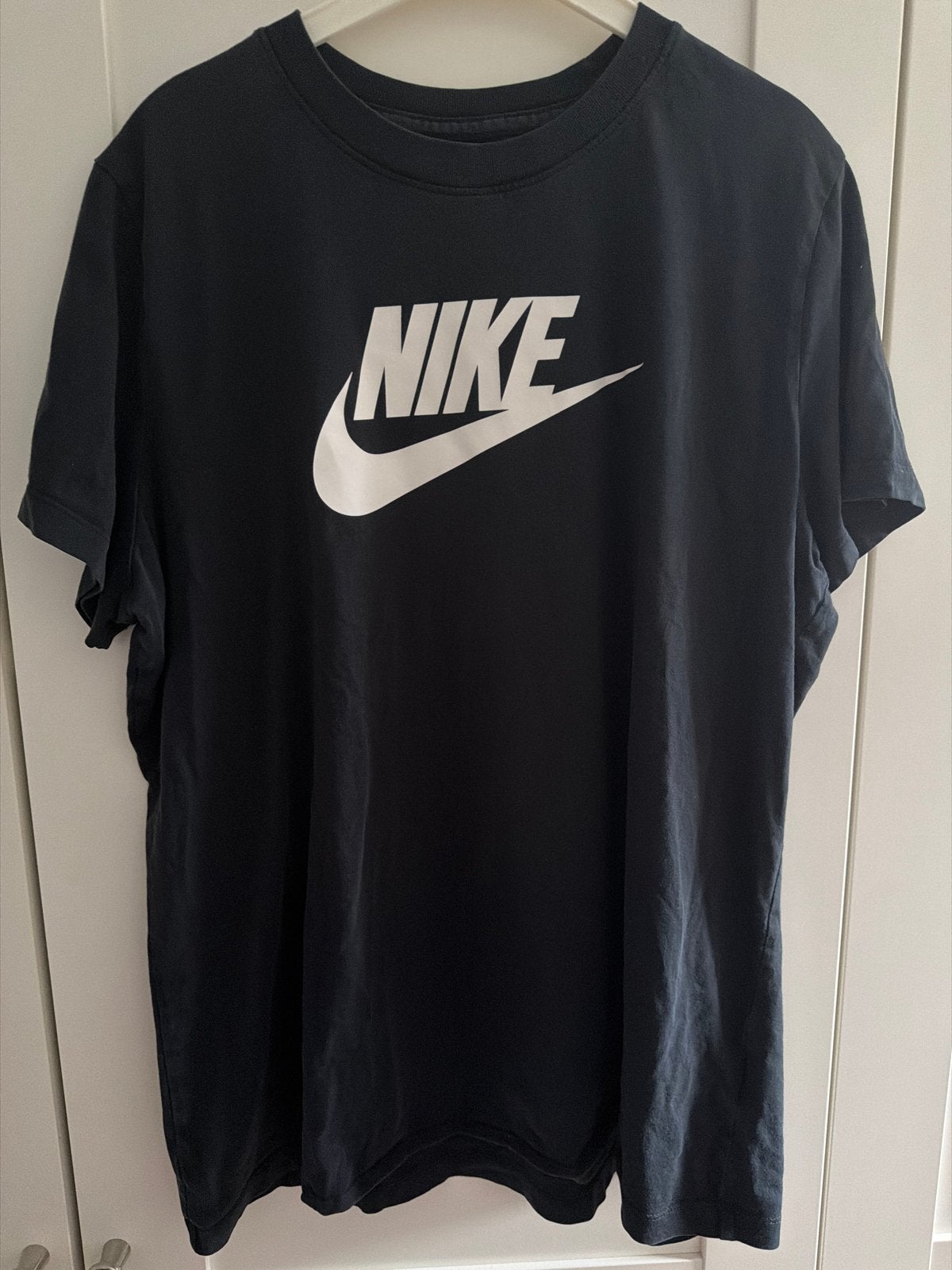 Nike T-shirt Zwart met Wit Logo - Maat XL, Kleding | Heren, Ophalen of Verzenden, Zo goed als nieuw, Maat 56/58 (XL), Zwart