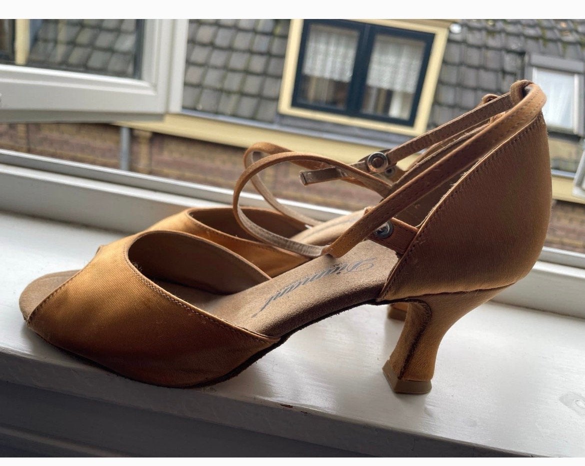 Diamant tango dansschoenen - Zo goed als nieuw maat 38, Kleding | Dames, Overige kleuren, Dansschoenen, Ophalen of Verzenden, Zo goed als nieuw