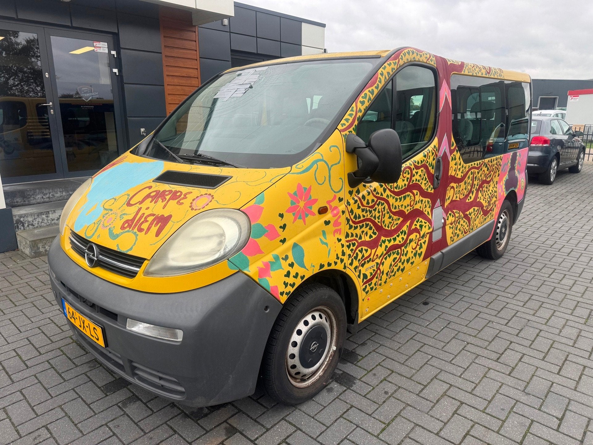 Opel Vivaro Combi 1.9 DI L1 9 persoons 2002, Auto's, ABS, Zwart, 2000 kg, 82 pk