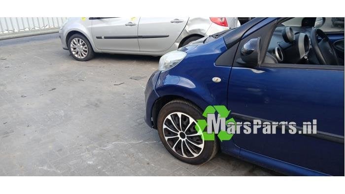 Scherm links-voor van een Peugeot 107 (KNR), Auto-onderdelen, Gebruikt, -, -, Ophalen of Verzenden