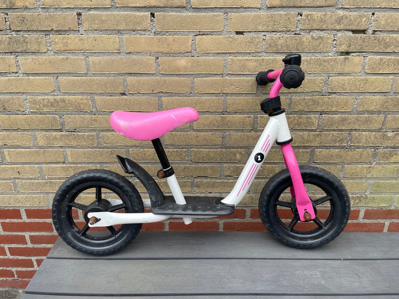 Roze loopfiets bandits & angels, Ophalen, Gebruikt, Minder dan 16 inch